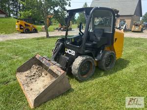 lot 95 image: JCB 215 T4 skid steer. Includes JCB...