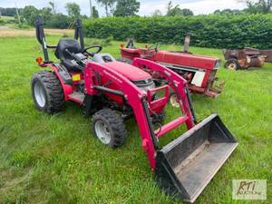 lot 113 image: Mahindra Max 26XL HST Tractor. Fron...