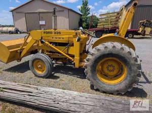 lot 122 image: Ford 335 Light Industrial tractor. ...