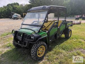 lot 128 image: John Deere XUV 825M S4 Gator, 4 pas...