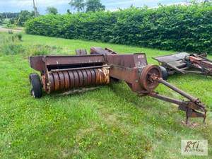 lot 164 image: NEW HOLLAND 65 Square Baler Compact...