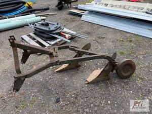 lot 172 image: 2-Bottom Moldboard plow. 3-point mo...