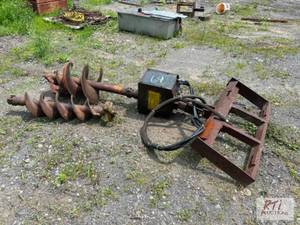 lot 184 image: Post hole digger. Quick-attach hydr...