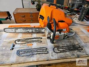 lot 213 image: STIHL MS271 Farm boss chainsaw. 20i...