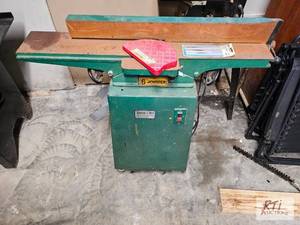 lot 233 image: IMS 6in cast iron jointer. Extra cu...
