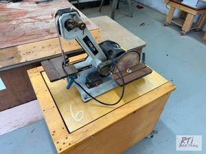 lot 246 image: DELTA SA189 Bench Sander. Set on a ...
