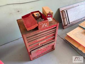 lot 288 image: 6 drawer toolbox. The items are loc...