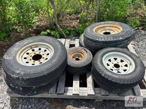 lot 292 image: Pallet of miscellaneous tires on ri...