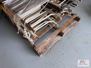 lot 311 image: Pallet with approximately 10 foldin...