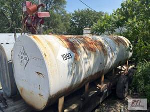 lot 337 image: 1,000 gallon fuel tank. Equipped...