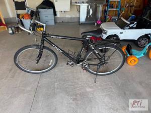 lot 355 image: (3) Trek Singletack 930 bikes. (1) ...