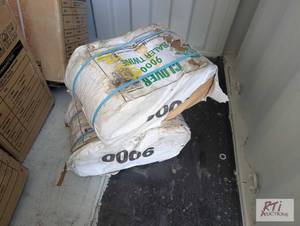 lot 359 image: (4) Rolls of Clover 9000 green bale...