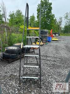 lot 397 image: 5ft tall shop ladder. Item is locat...