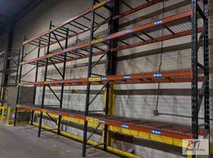 lot 426 image: Five sections of heavy duty pall...