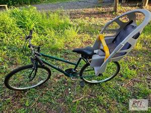 lot 441 image: Huffy 15 speed bike with child carr...