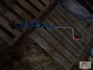 lot 443 image: Ice fishing auger.&nbspItem is loc...