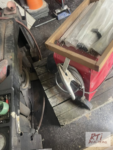 lot 454 image: Lincoln AC-225 welder with mask and...