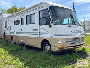 lot 65 image: 1999 Ford F53 Coachmen Catalina ...