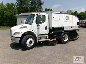 lot 78 image: 2006 Freightliner M2 with Johnston ...
