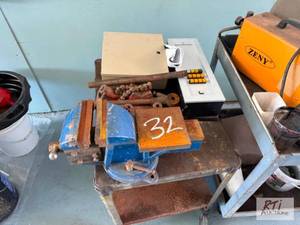 lot 507 image: Steel Cart with bench Vice, Tek-CAR...