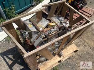 lot 525 image: Weil-McLain Natural Gas Boiler, 50,...