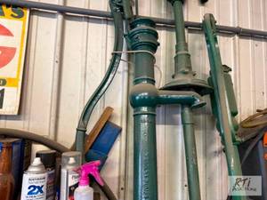 lot 526 image: Well Water Hand Pump. Completely re...
