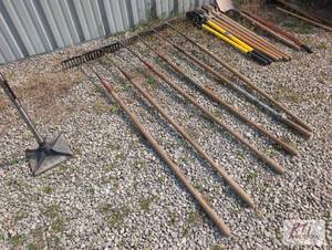 lot 68 image: (6) asphalt rakes...