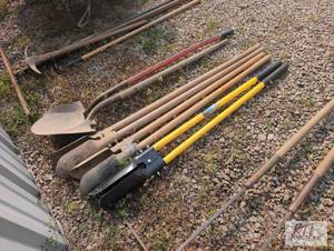 lot 69 image: (3) hand post hole diggers and (2) ...