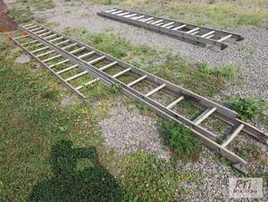 lot 78 image: Aluminum extension ladder, 36 feet ...