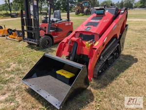 lot 7 image: Future FT-V1000 stand on mini track...