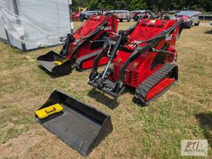 lot 10 image: SDLanch tracked mini skid loader wi...