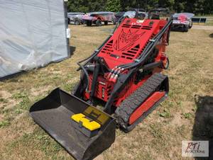 lot 13 image: SDLanch tracked mini skid loader wi...