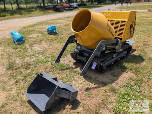 lot 25 image: Future JBC400J mini tracked concret...