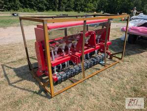 lot 52 image: AGT STSD10 6ft seeder with 3pt and ...