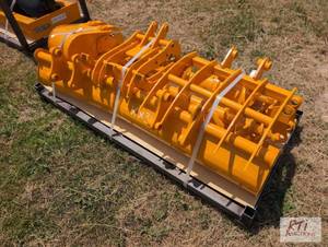 lot 60 image: Future mini excavator attachment ki...