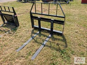 lot 75 image: Kivel 2000lb light duty pallet fork...