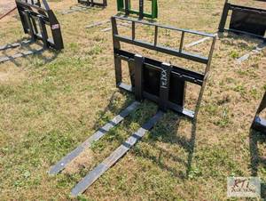 lot 82 image: Kivel pallet forks for mini skid lo...