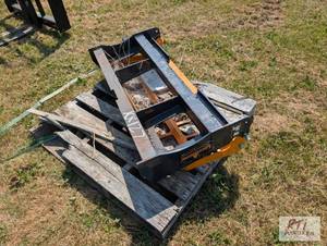 lot 84 image: LandHonor pallet fork carriage. MD...