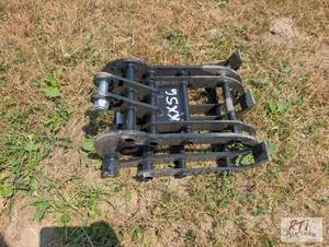 lot 85 image: Mini excavator claw. MDI Item is l...