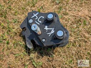 lot 87 image: Mini excavator quick coupler. MDI ...