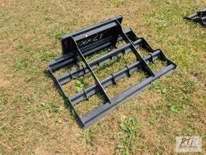 lot 90 image: Mini skid loader land leveler. MDI...
