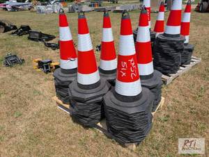 lot 107 image: 51X Traffic cones with reflectors. ...