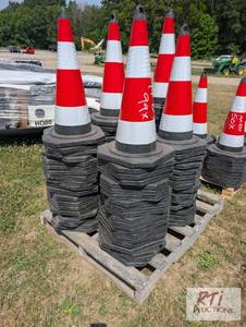lot 108 image: 99X Traffic cones with reflectors. ...