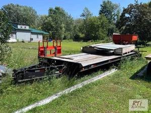 lot 30 image: 1987 Custom flatbed trailer. VIN 1Y...