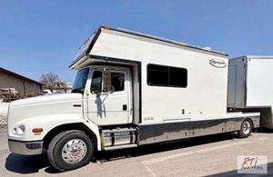 lot 41 image: 2003 Freightliner single axle road ...