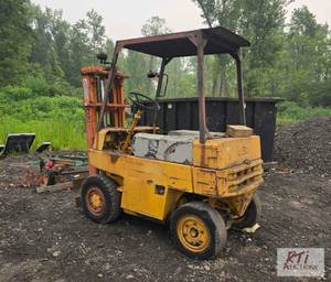 lot 58 image: Linde diesel pneumatic tire fork...