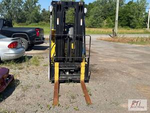 lot 59 image: Daewoo BC2DS-2 electric forklift...