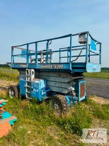 lot 62 image: 2002 GENIE GS-4390 Lift. 43FT heavy...