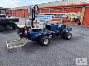 lot 63 image: Sky Lift mini derrick 33 plus. THU....