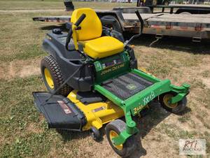 lot 77 image: John Deere Z445 zero turn mower, 54...